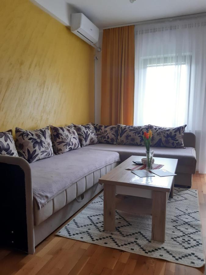 Apartman Lala Foca Exterior foto